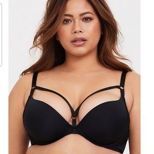 Torrid strappy fishnet & lace plunge bra NWOT
